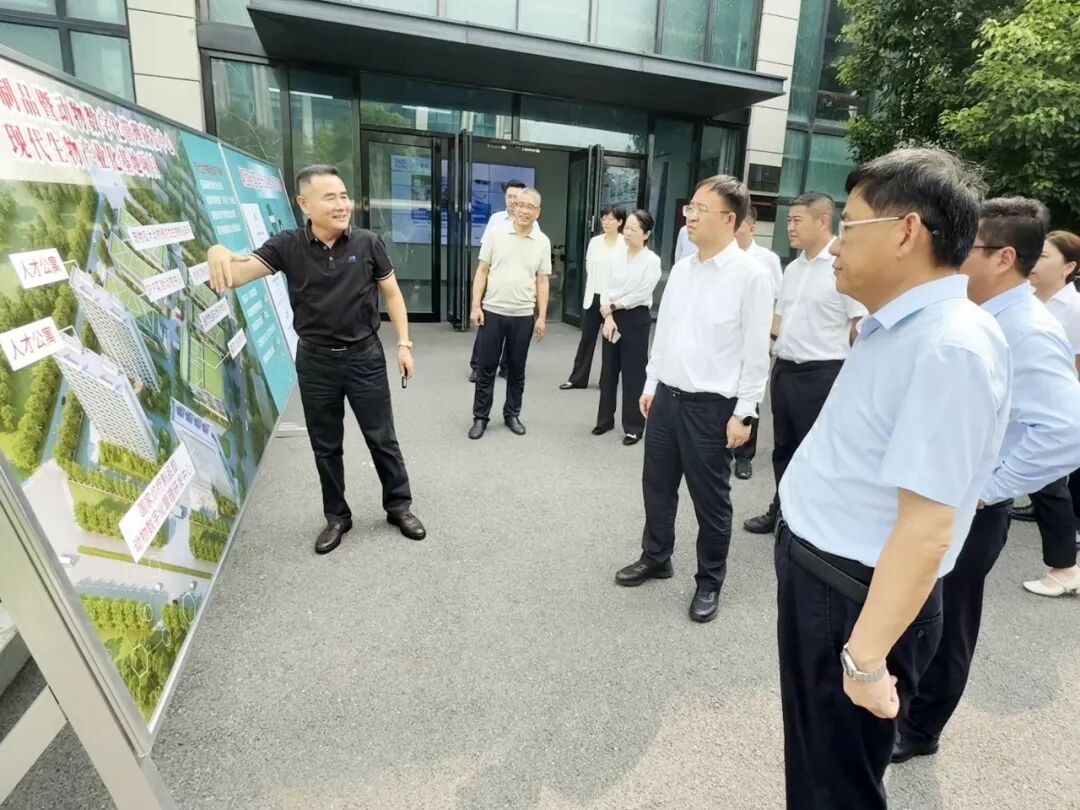 河南投资集团董事长陈志伟、洛阳市副市长王太钢一行莅临现代生物！